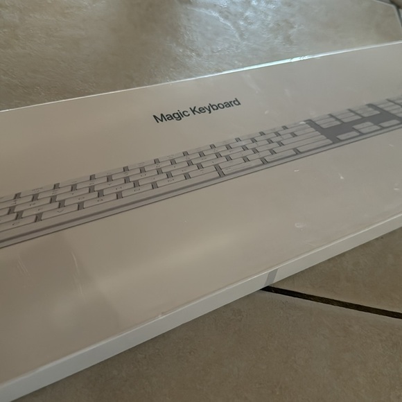 Apple Other - Apple Magic Keyboard with numeric keypad NEW